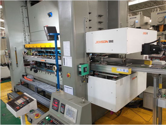 沈陽使用沖壓機(jī)械手的正確方法是什么？